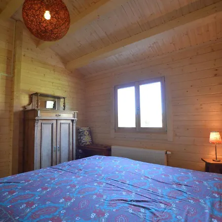 Cosy Chalet In With Garden Holiday home *